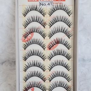 False Eyelashes #4T